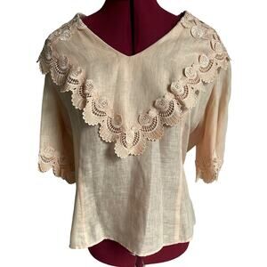 Cloak of Many Colors Vintage Sz 12 Folded Collared Rose Embroidered Blouse Peach